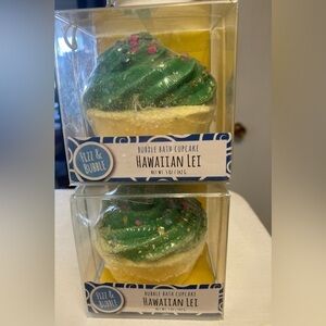 NWT 2 Pc. Fizz & Bubble Bubble Bath Cupcake Scented in Hawaiian Lei